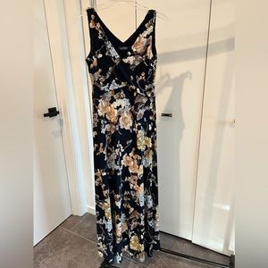 Ralph Lauren Maxi Dress. Size: 4P. Multi colored.